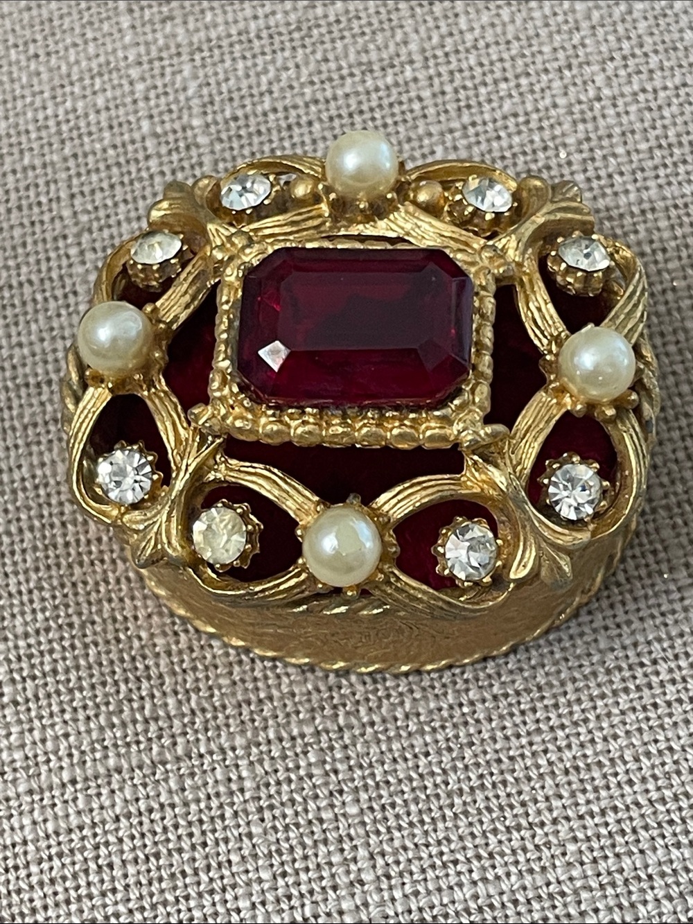 Florenza Vintage Gold-Tone Pearl & Ruby Red Statement jewelry box
